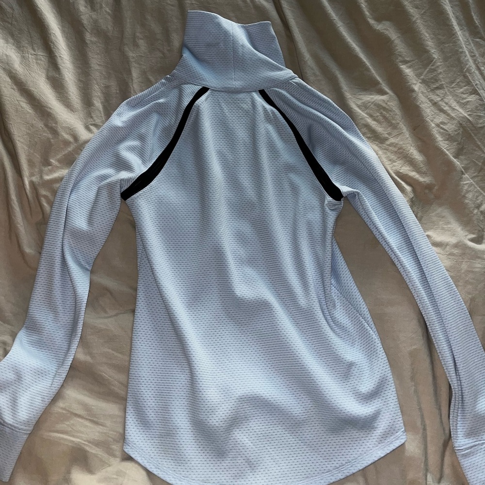 Blue Nike long sleeve thin breathable material